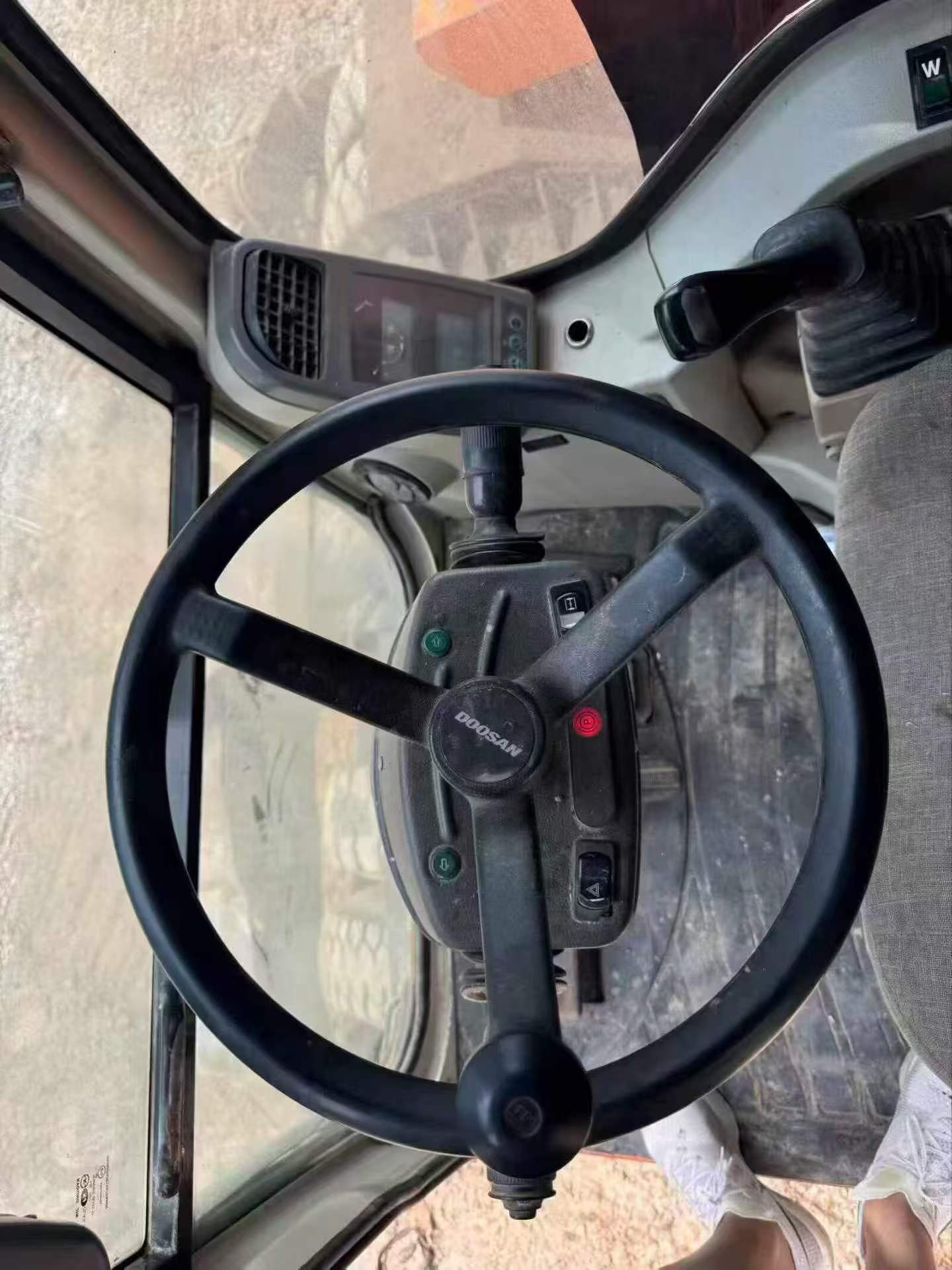 Buy Doosan DH210W-7 Used Excavator / 8