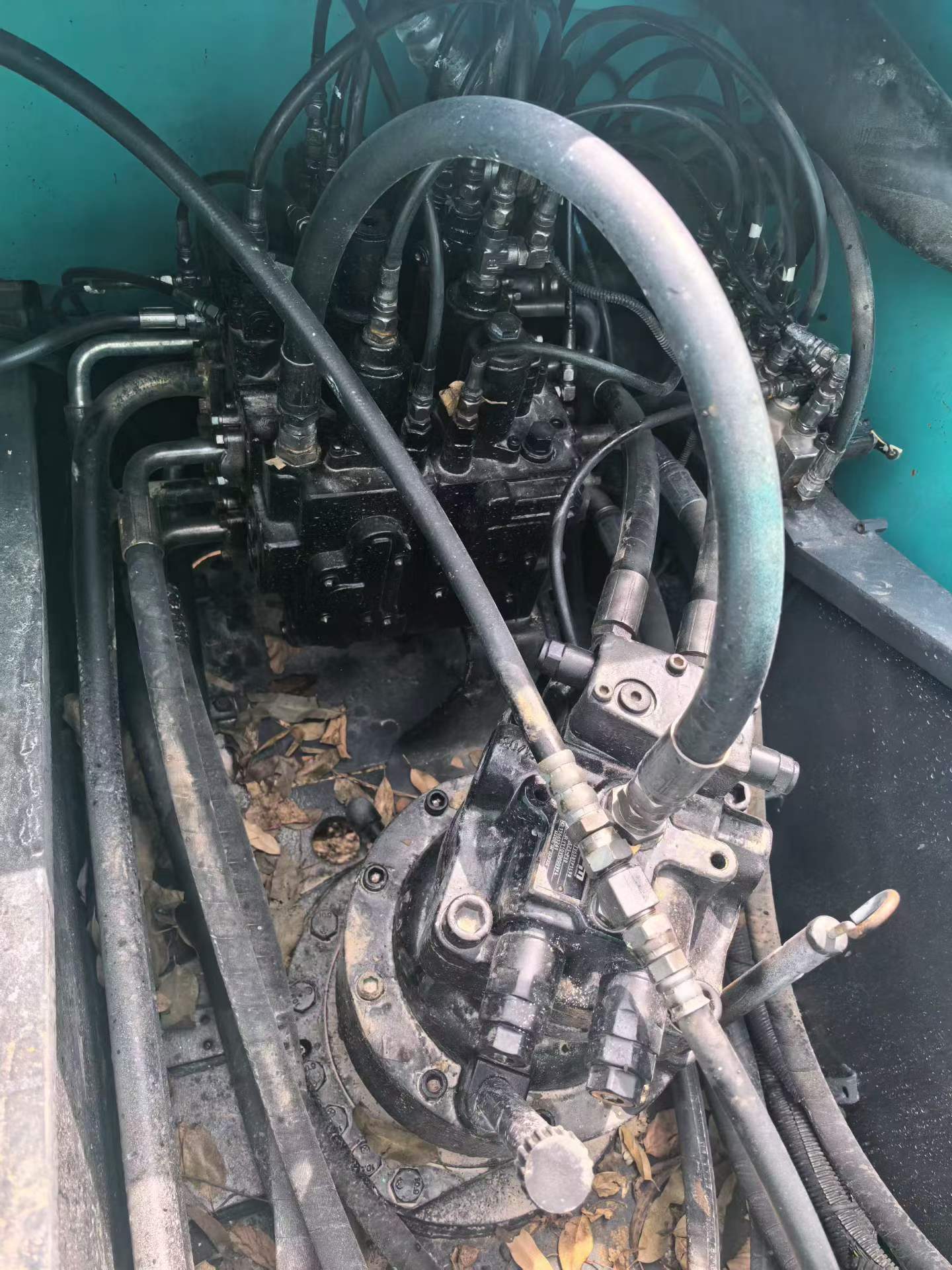 Buy Kobelco SK200-8 Used Excavator / 3