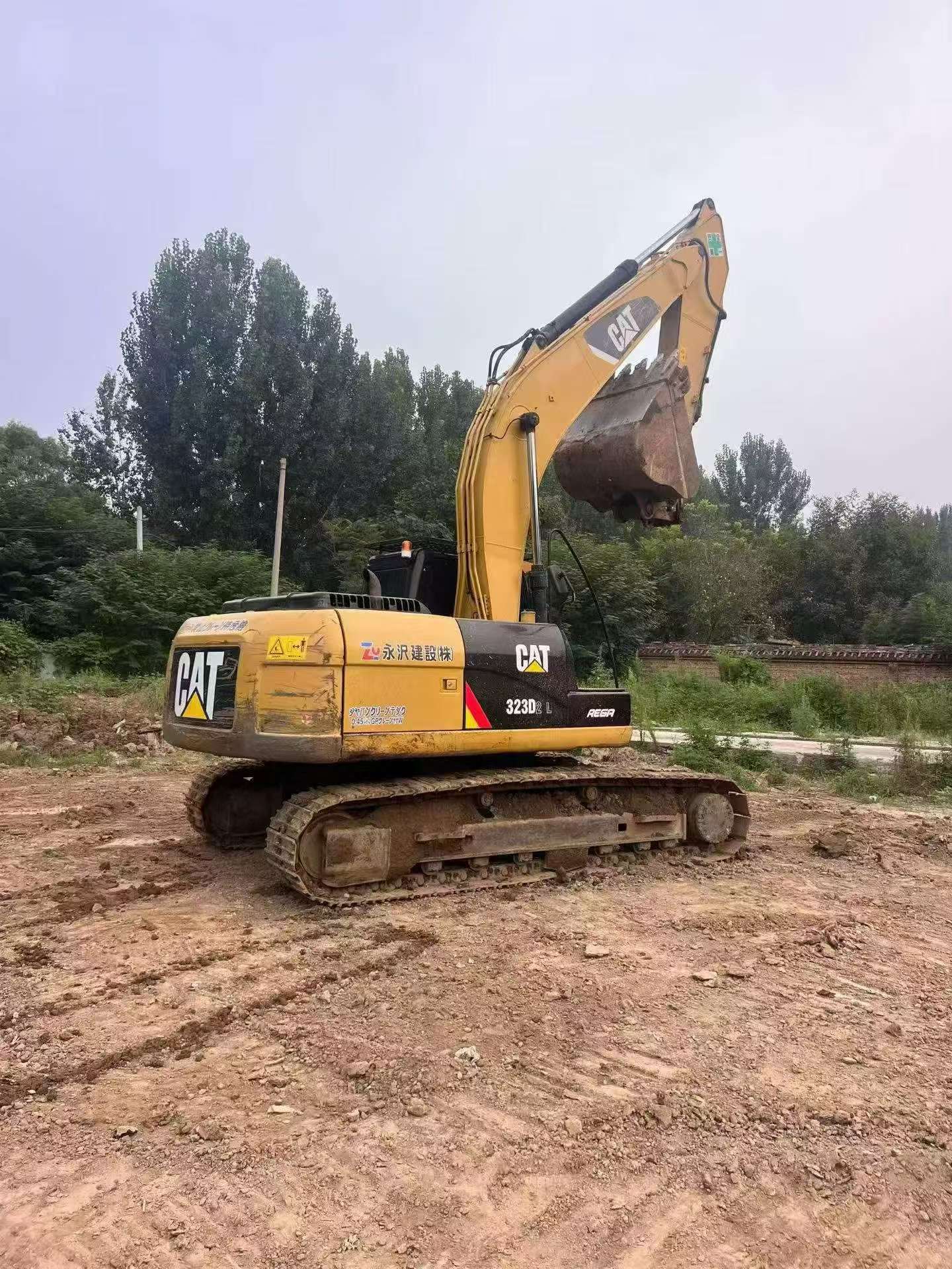 Buy Caterpillar 323D2L Used Excavator / 2