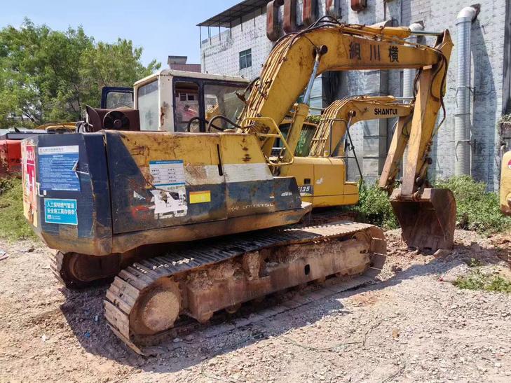Buy Komatsu PC120-5 Used Excavator / 1