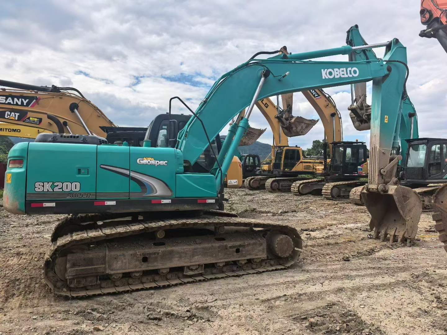 Buy Kobelco SK200-8 Used Excavator / 6