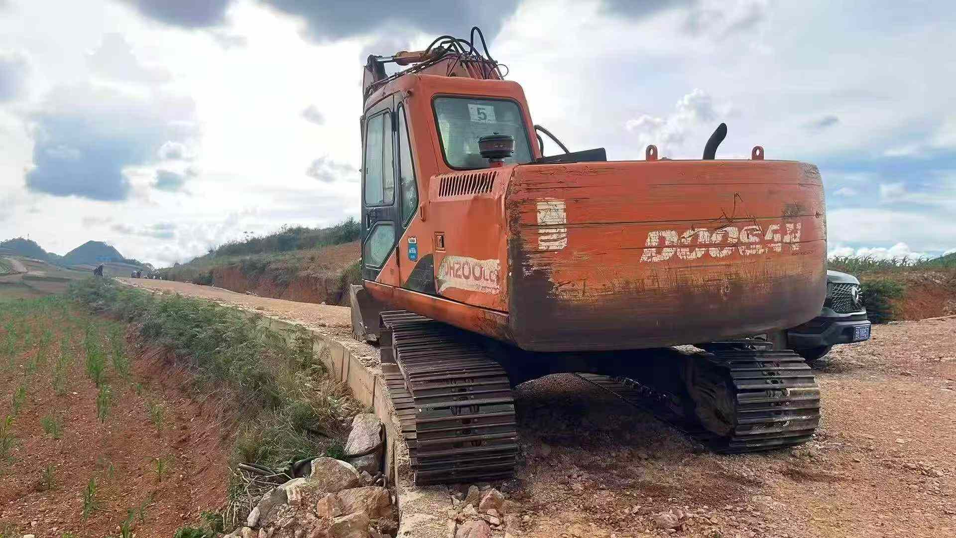 Buy Doosan DH150 Used Excavator / 6