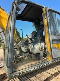 Buy XCMG XE150 Used Excavator / 7 Buy XCMG XE150 Used Excavator / 7