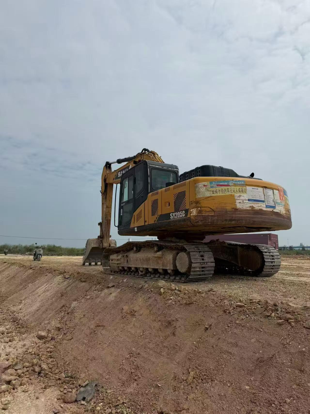 Buy Sany SY205C Used Excavator / 2