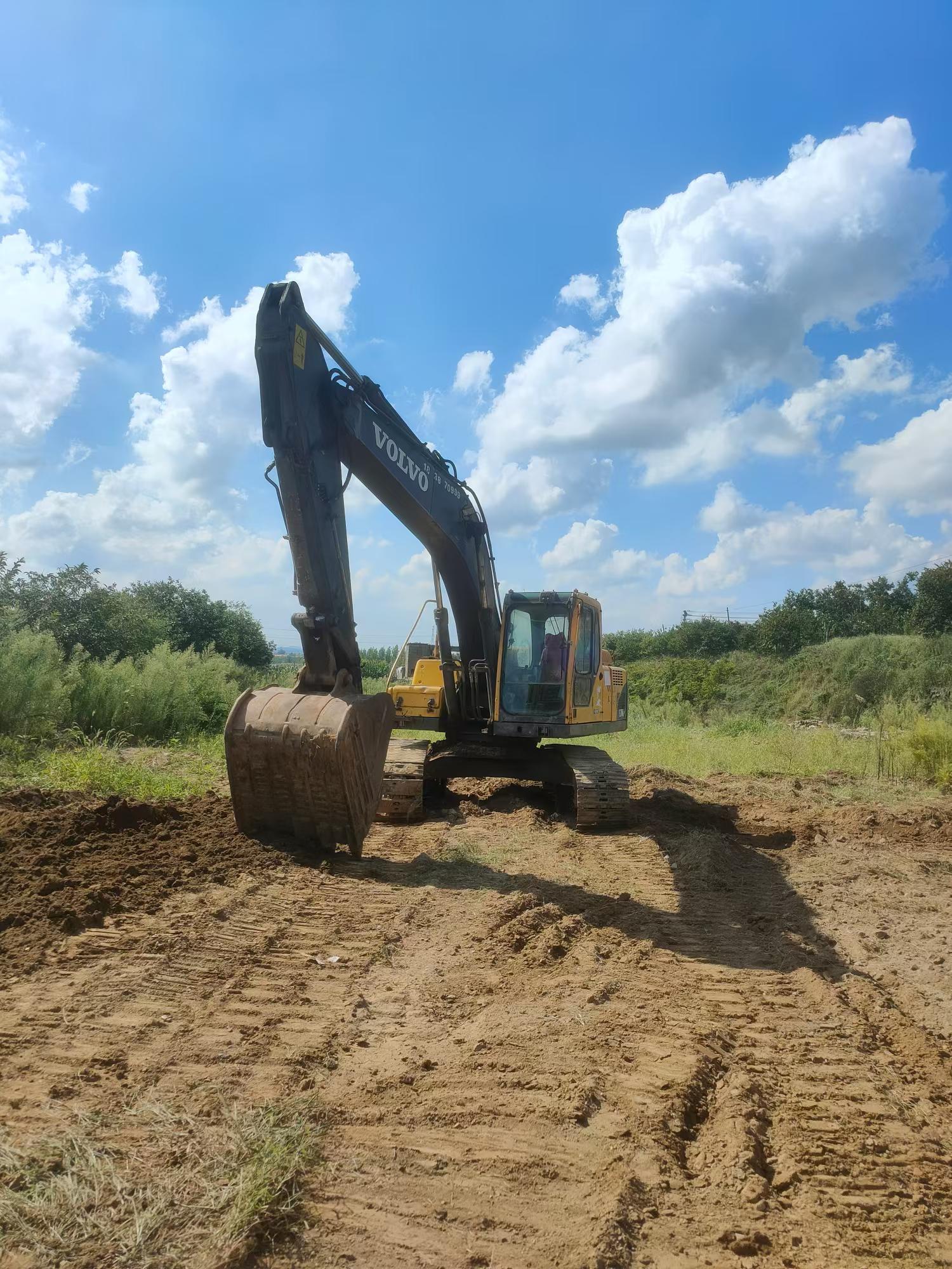 Buy Volvo EC210B Used Excavator / 7