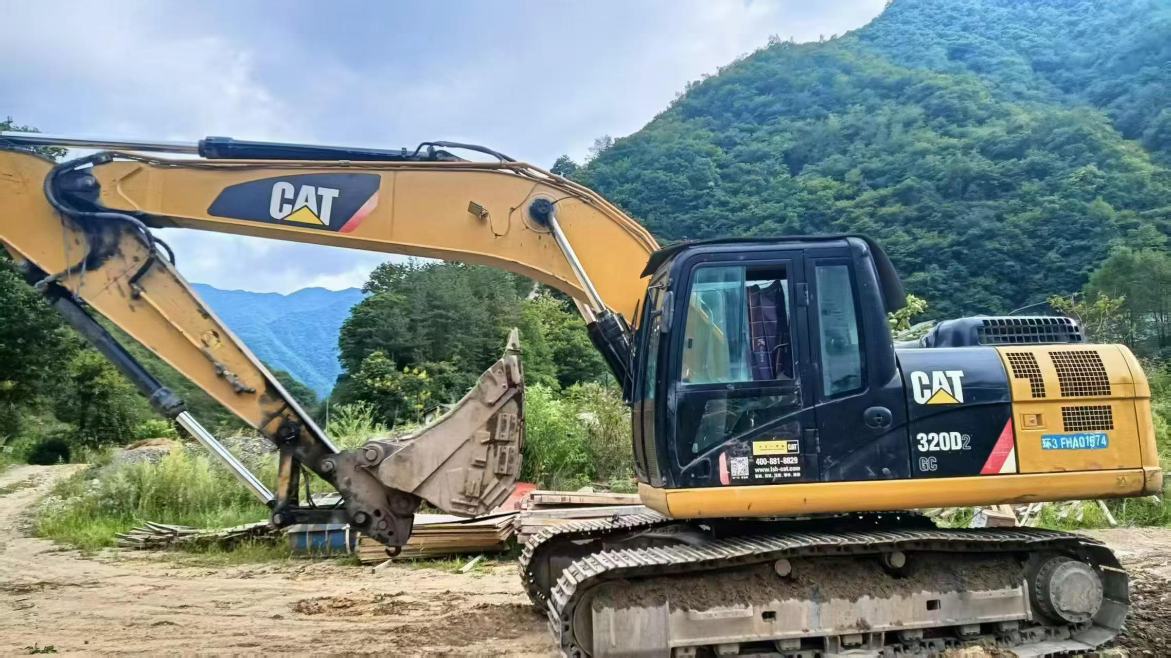 Buy Caterpillar 320A Used Excavator / 2