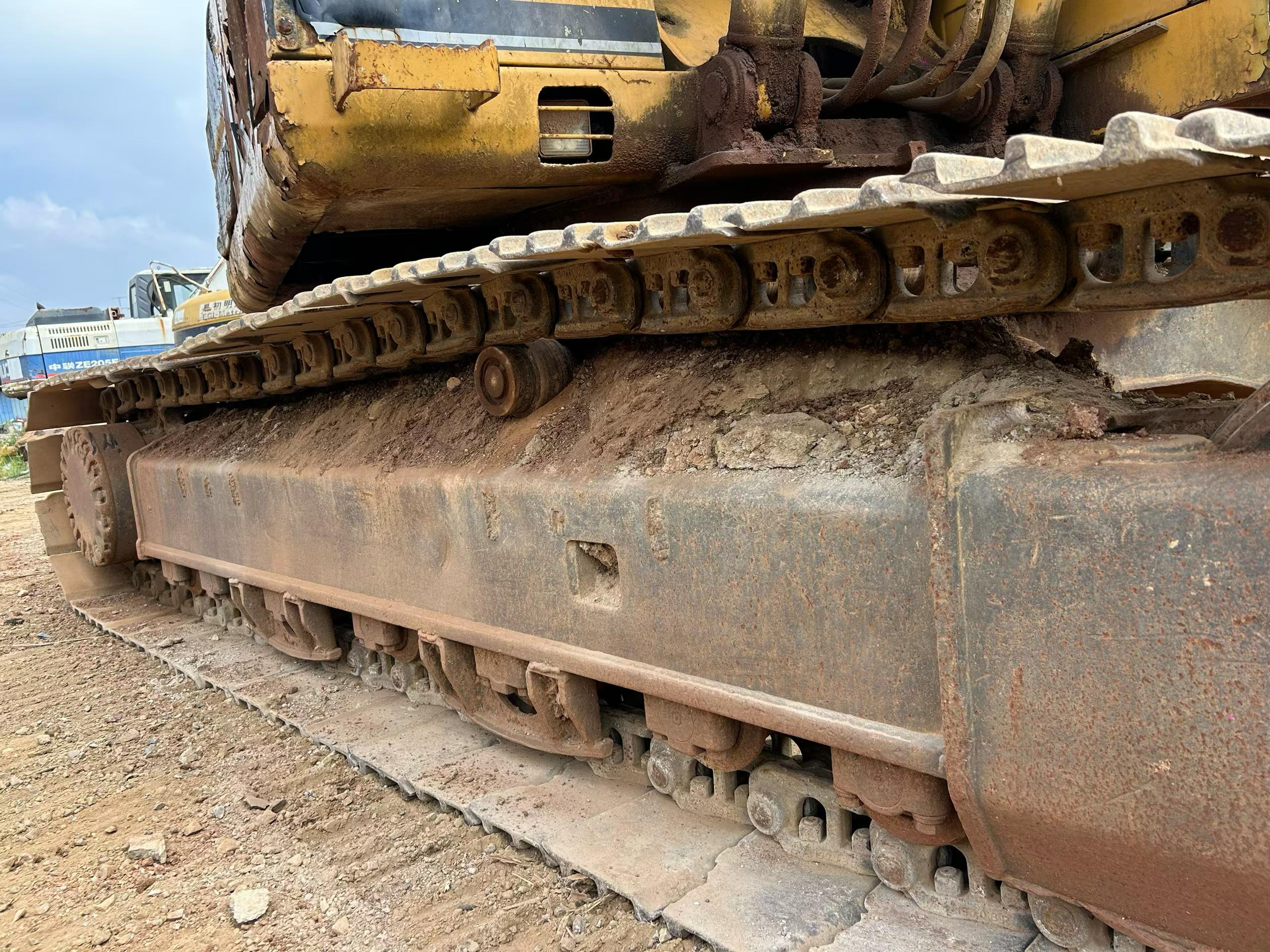 Buy Caterpillar 320V2 Used Excavator / 6