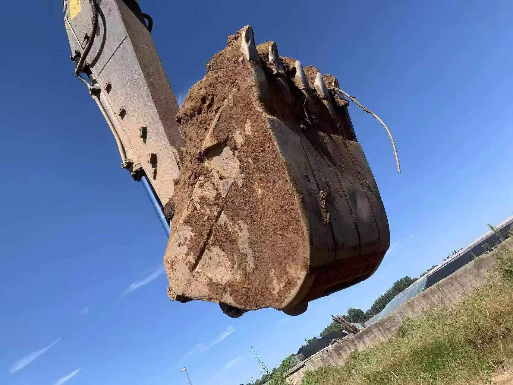 Buy Volvo EC140D Used Excavator / 8