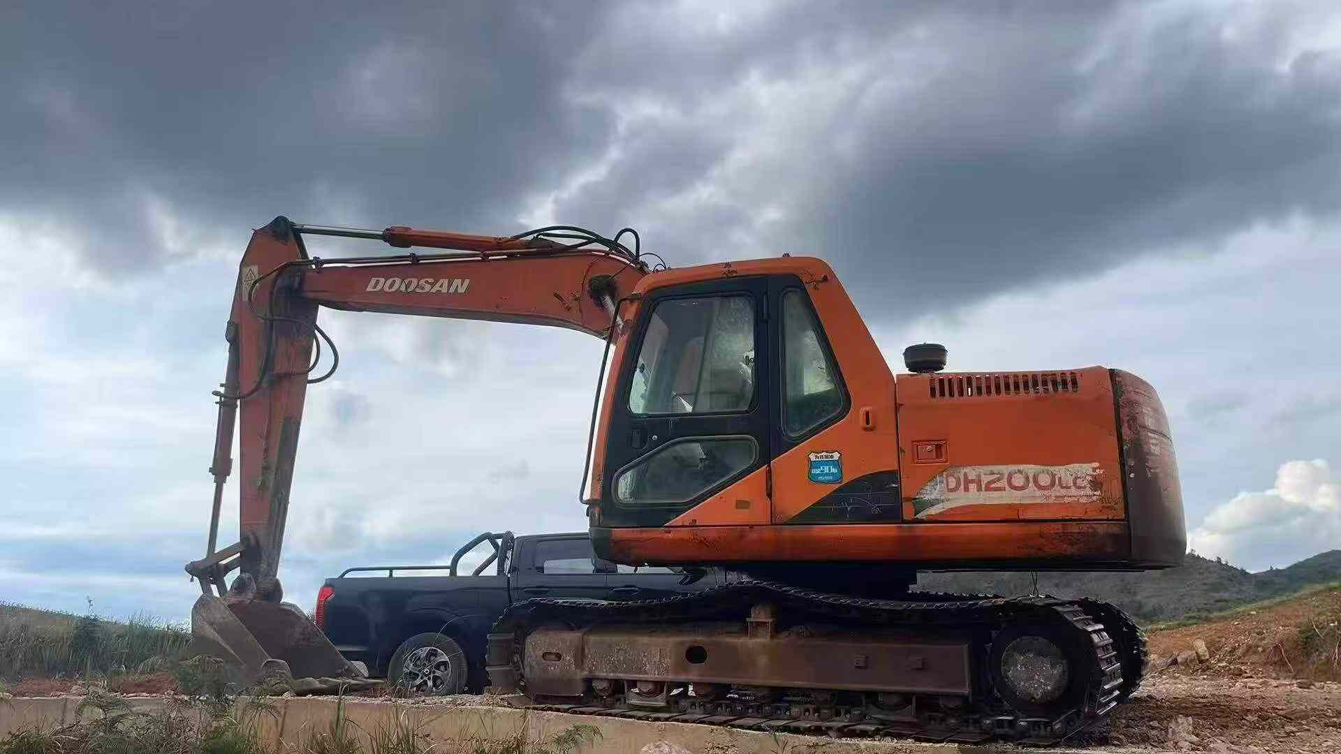 Buy Doosan DH150 Used Excavator / 3