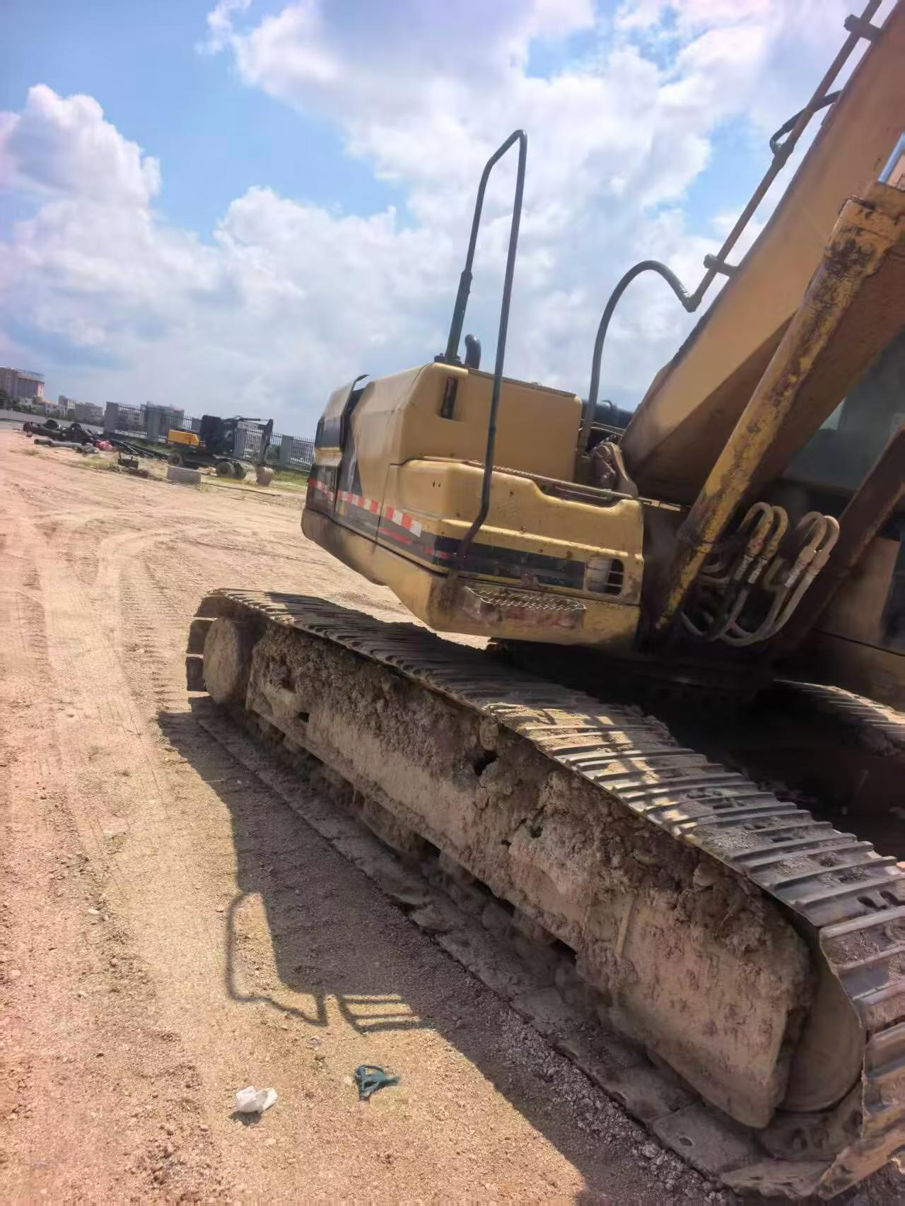 Buy Caterpillar 320B Used Excavator / 2