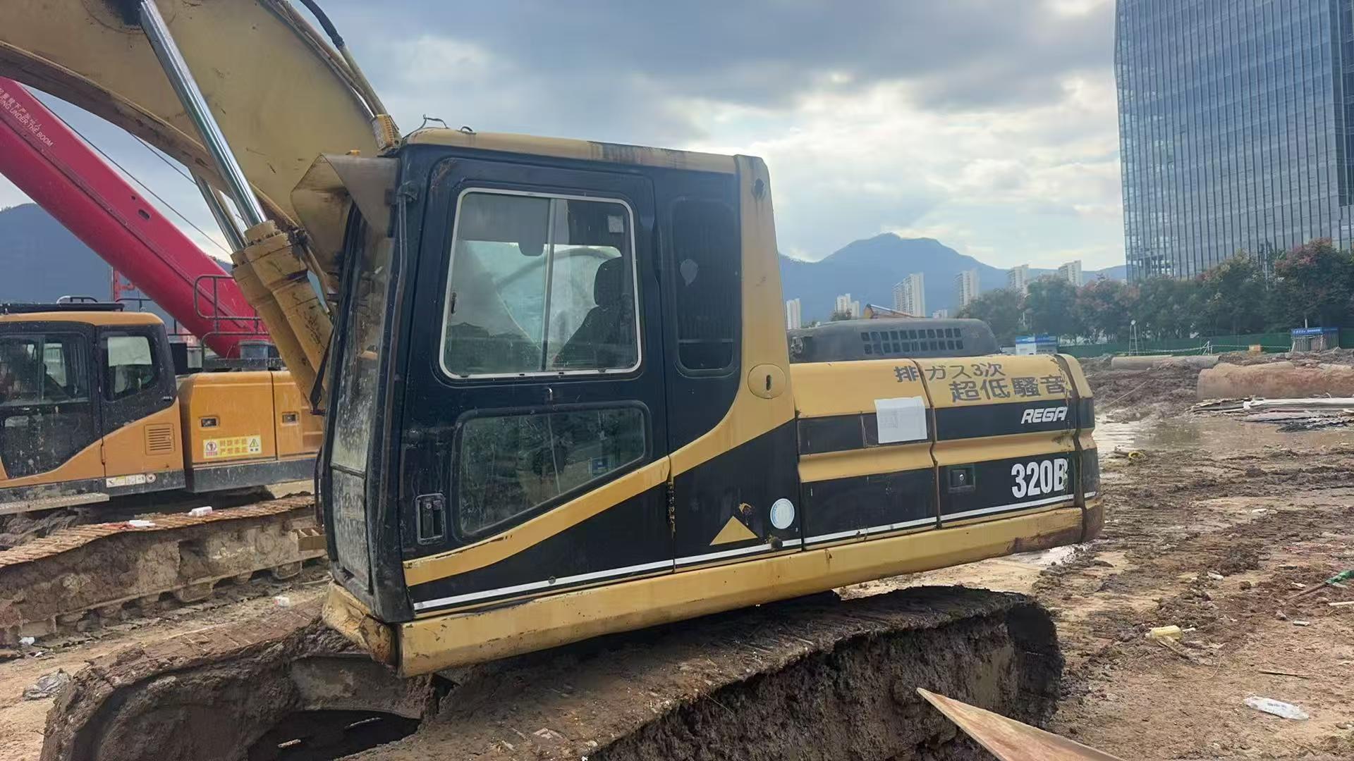 Buy Caterpillar 322B Used Excavator / 5