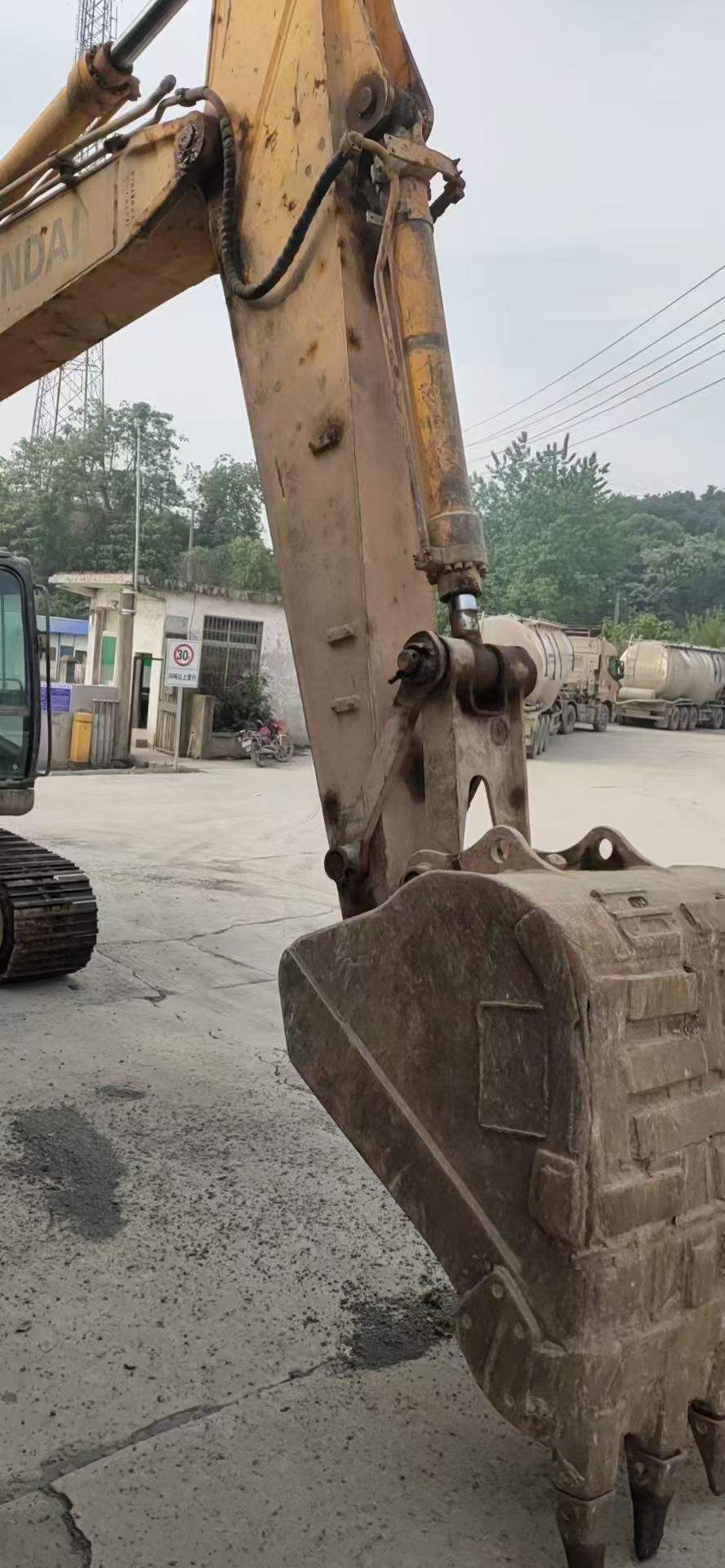 Buy Hyundai R215-7 Used Excavator / 4