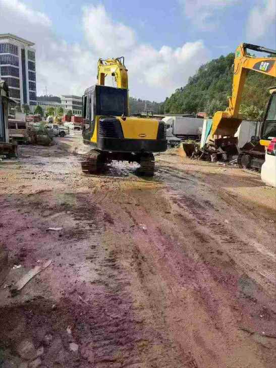 Buy Hyundai R80G Used Excavator / 1