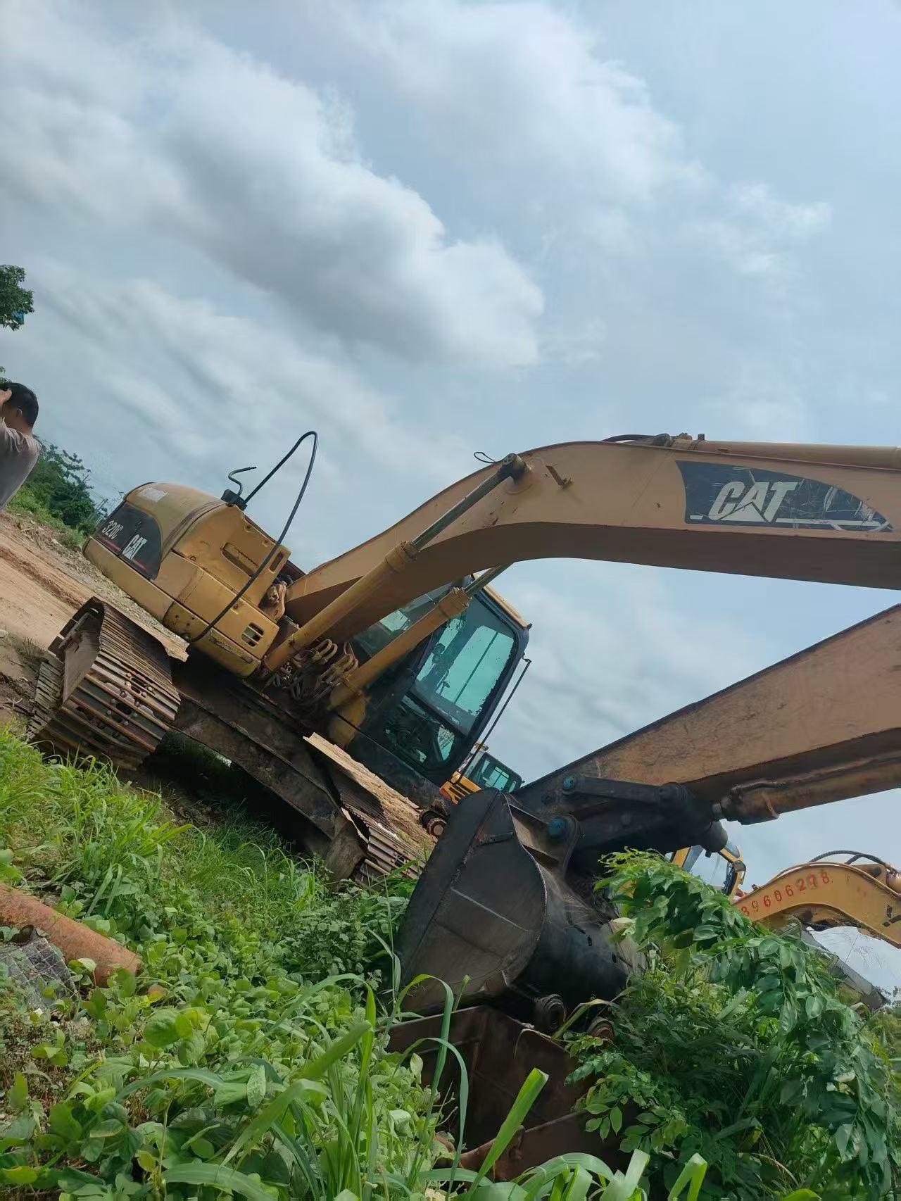 Buy Caterpillar 320C Used Excavator / 8