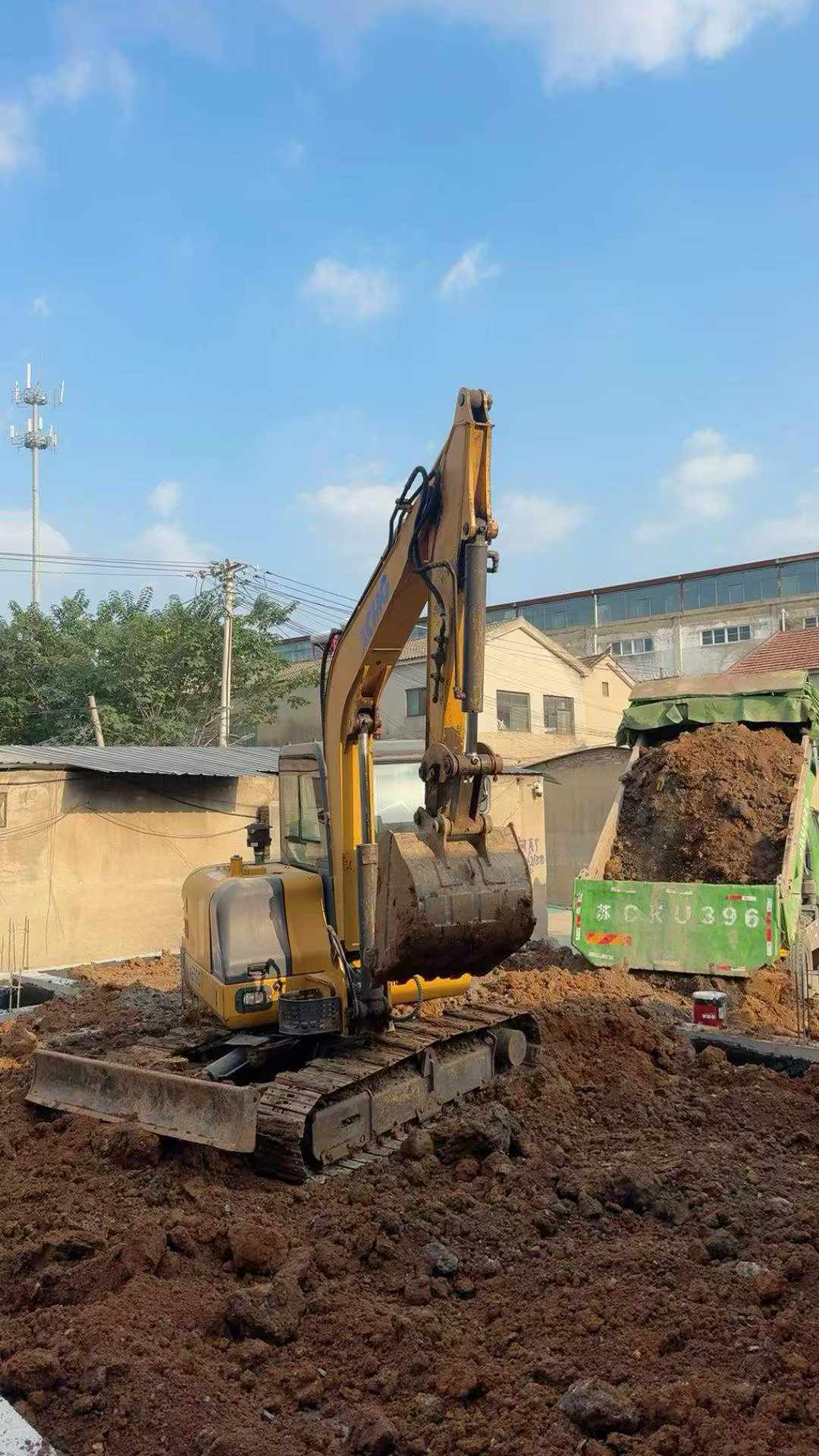 Buy XCMG XE60 Used Excavator / 3