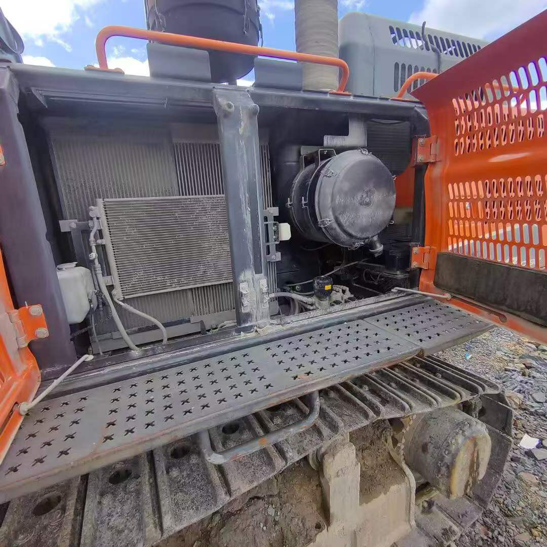 Buy Doosan DX520LC Used Excavator / 8