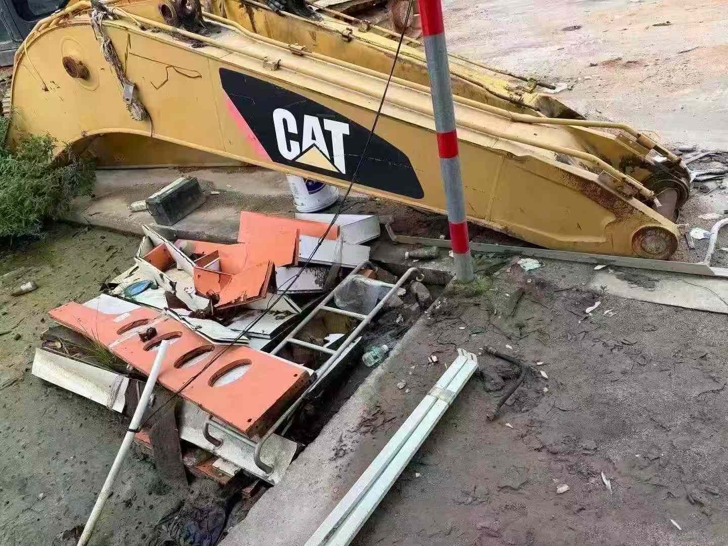 Buy Caterpillar 320D Used Excavator / 7