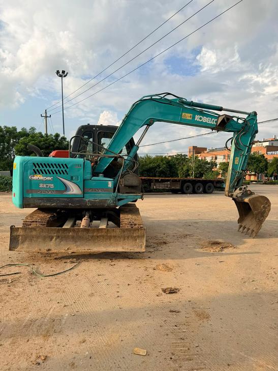 Buy Kobelco SK75-8 Used Excavator / 1