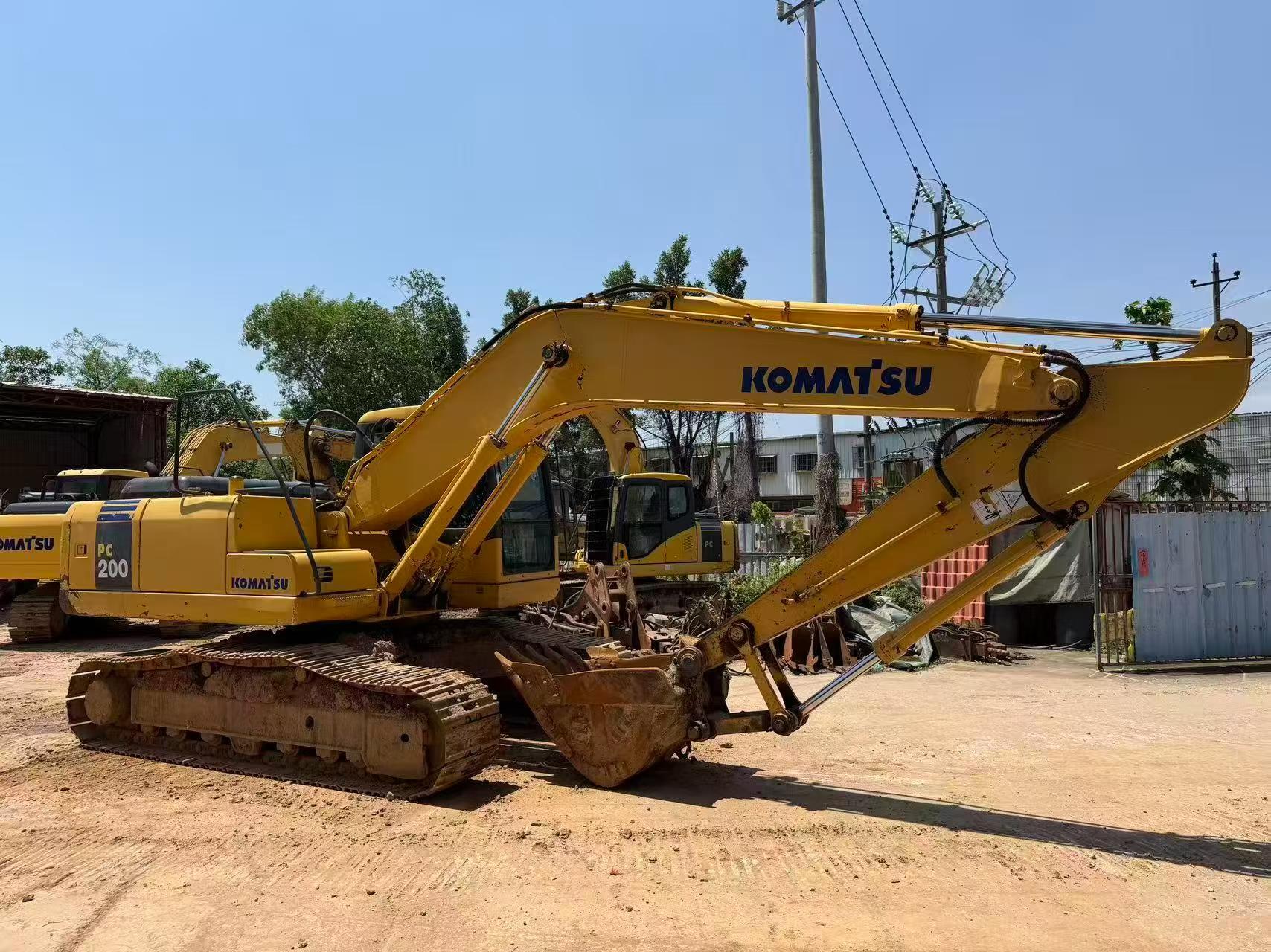 Buy Komatsu PC200-7 Used Excavator / 2