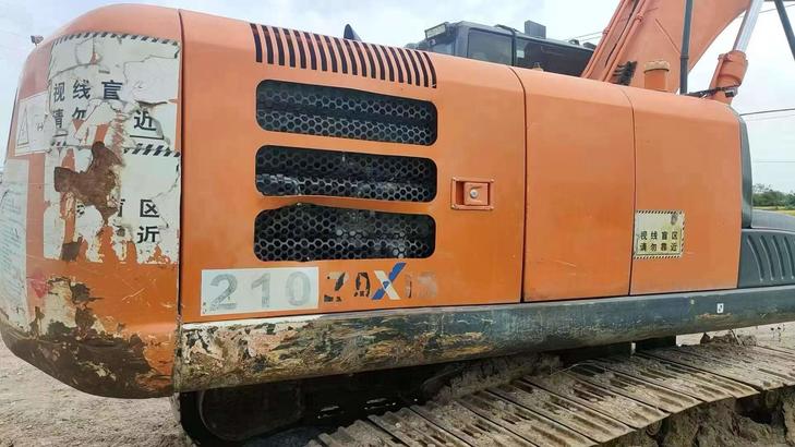 Buy Hitachi ZX200-5G Used Excavator / 1