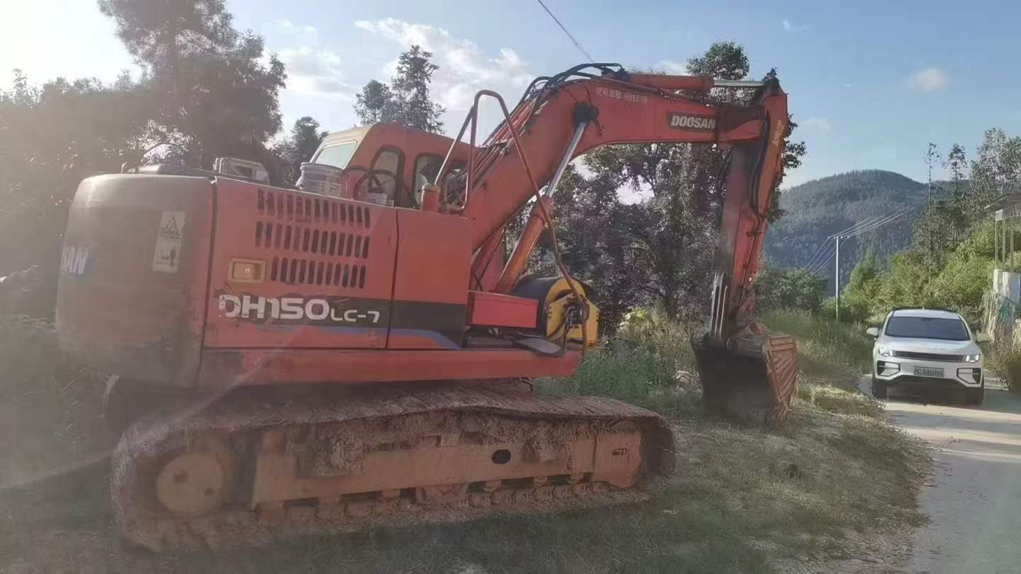 Buy Doosan DH150-7 Used Excavator / 3