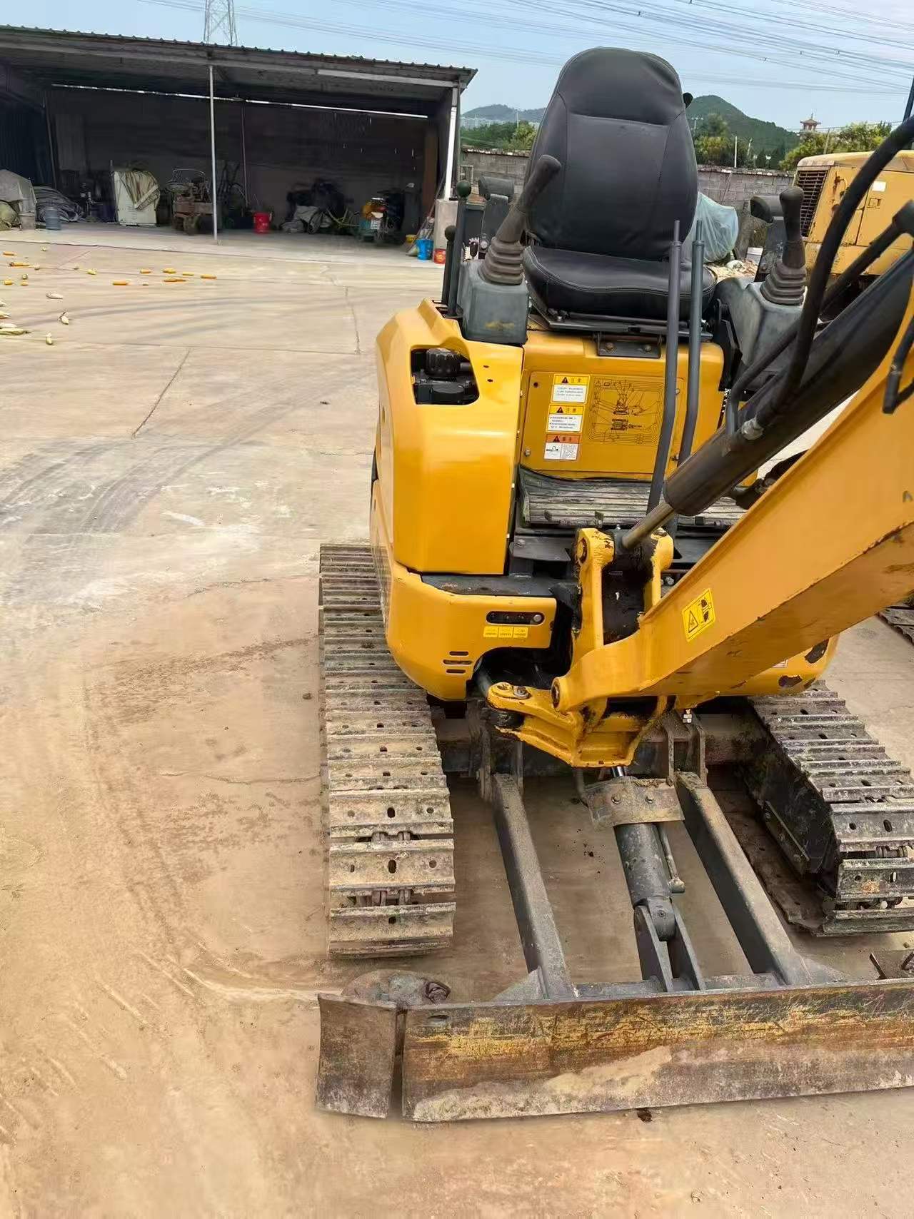 Buy XCMG XE15 Used Excavator / 4