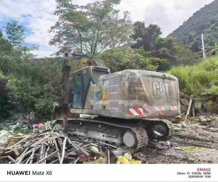 Buy Caterpillar 323 Used Excavator / 1