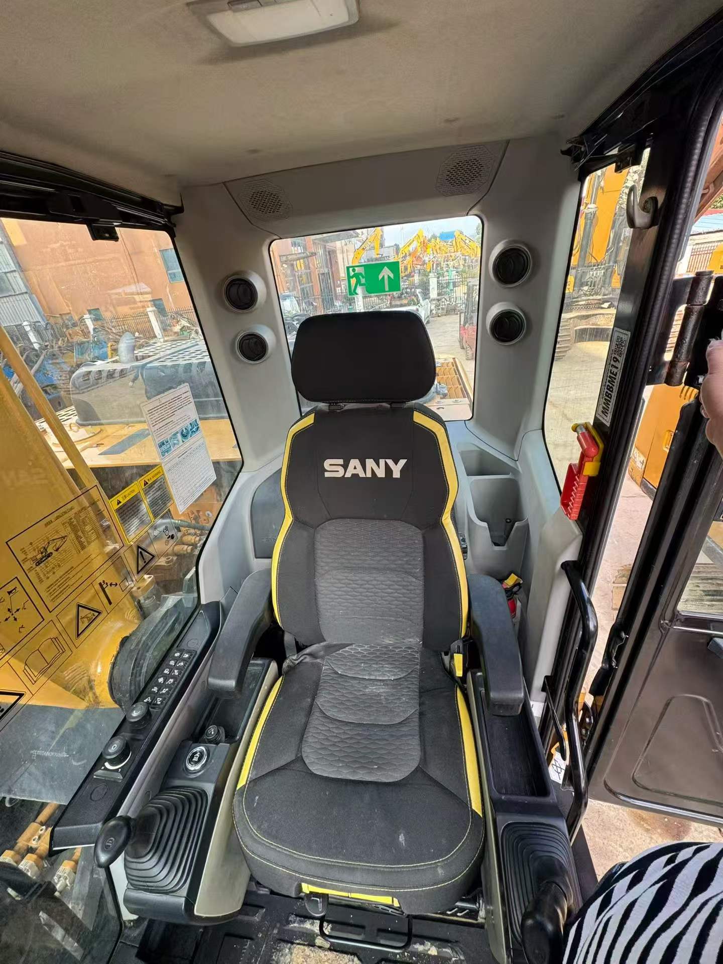 Buy Sany Used Excavator / 6