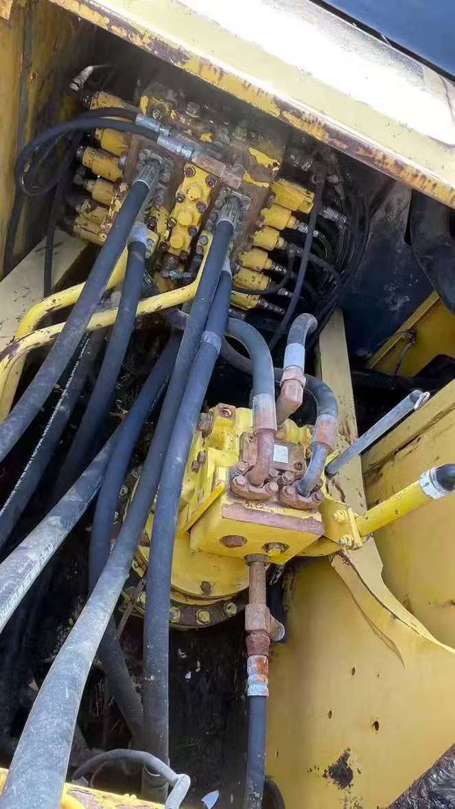 Buy Komatsu PC200-7 Used Excavator / 9
