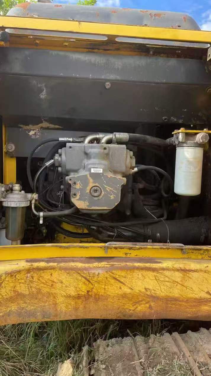 Buy Komatsu PC200-7 Used Excavator / 8
