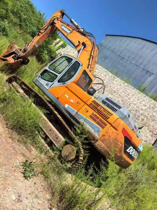 Buy Doosan DH300-5 Used Excavator / 1