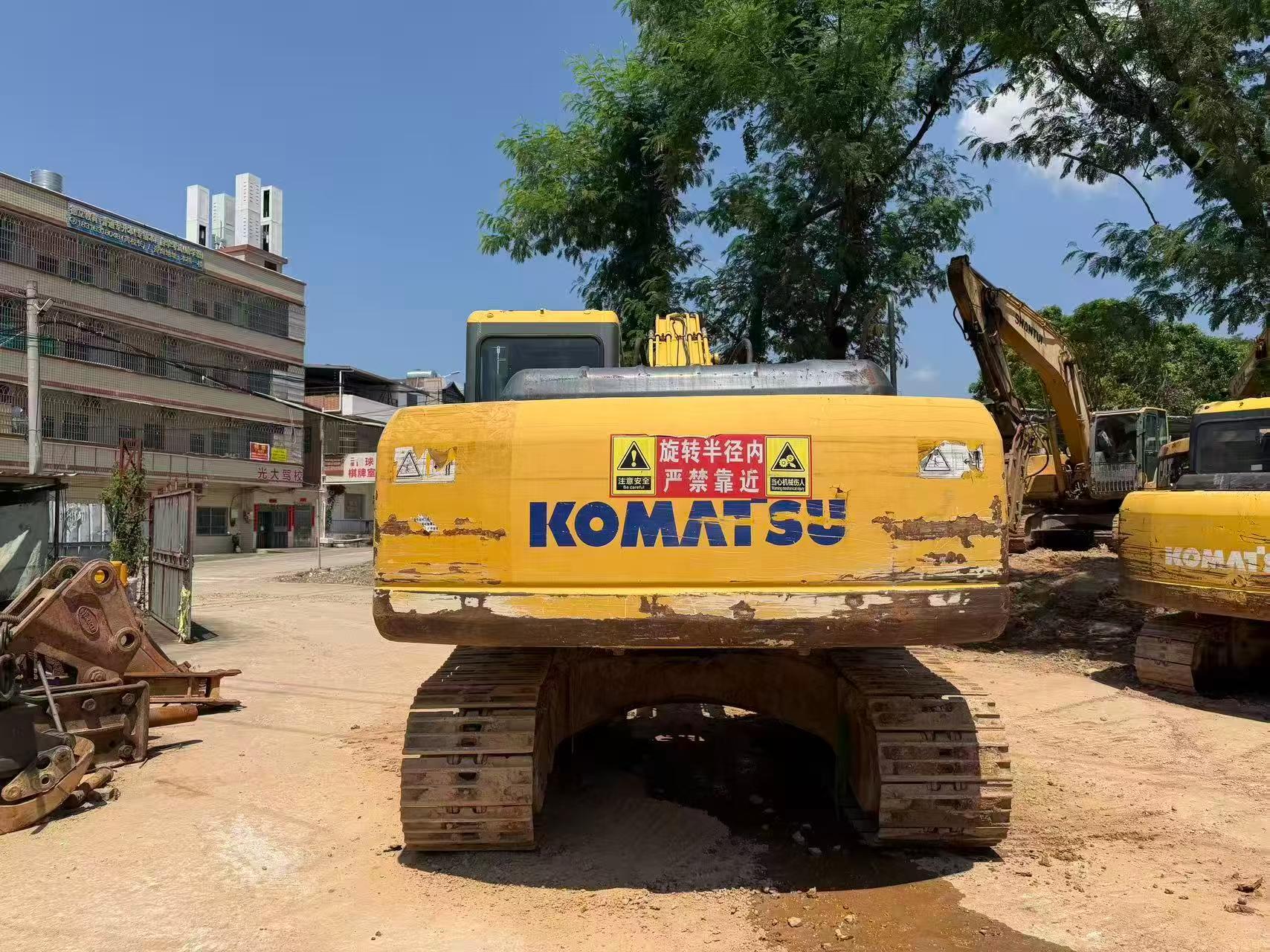 Buy Komatsu PC200-7 Used Excavator / 9