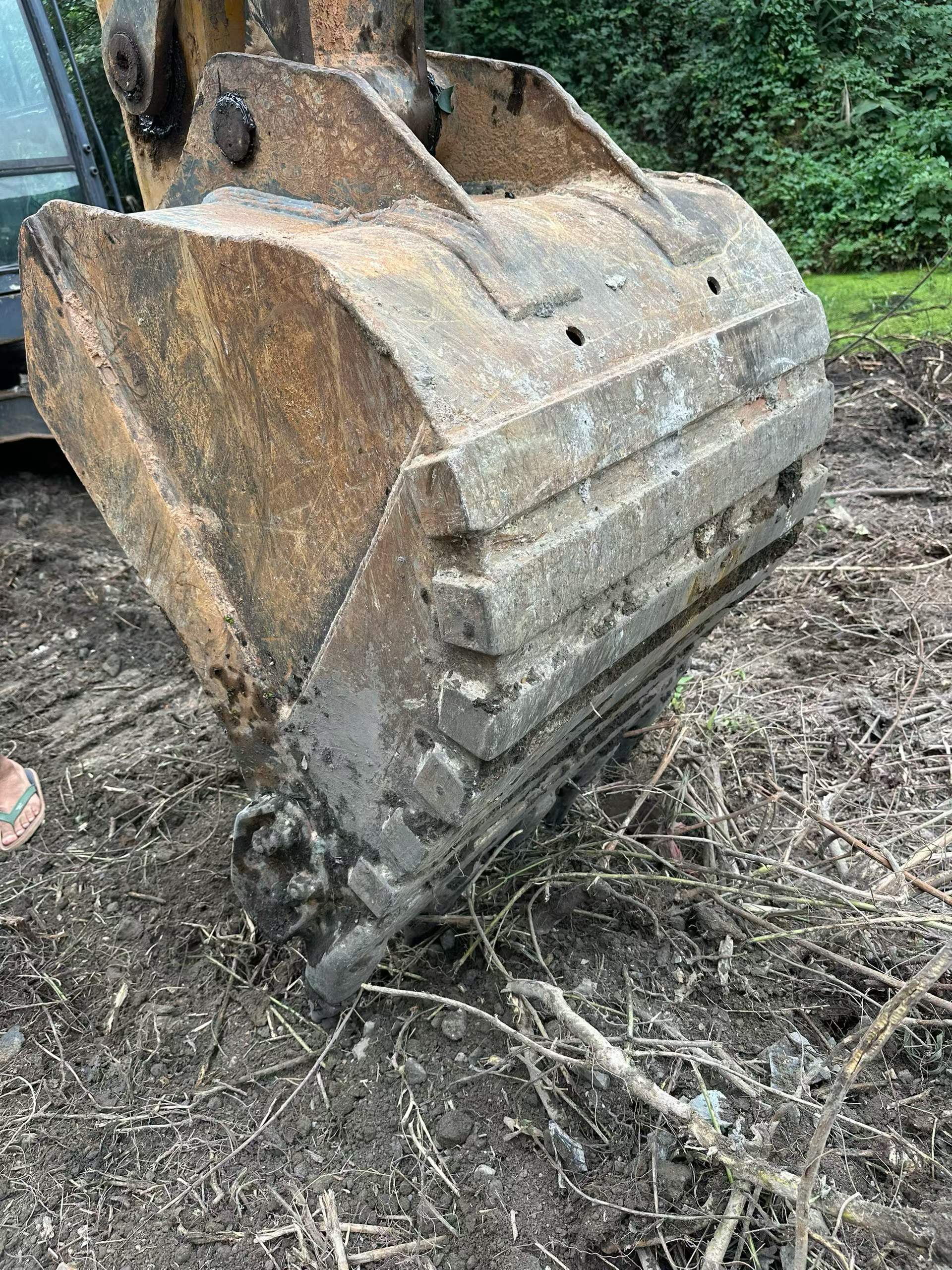Buy XCMG XE135B Used Excavator / 4