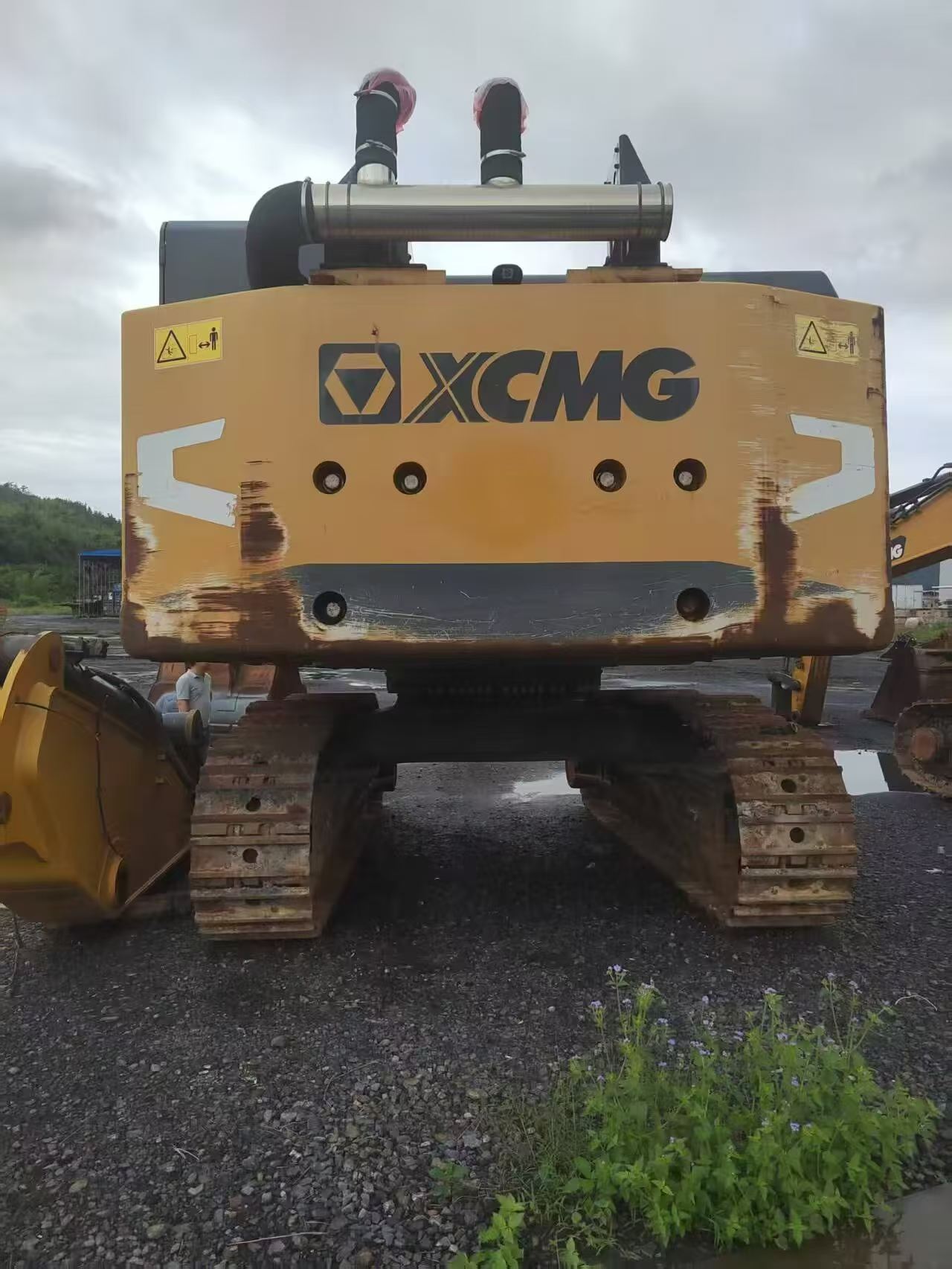 Buy XCMG XE690DK Used Excavator / 3