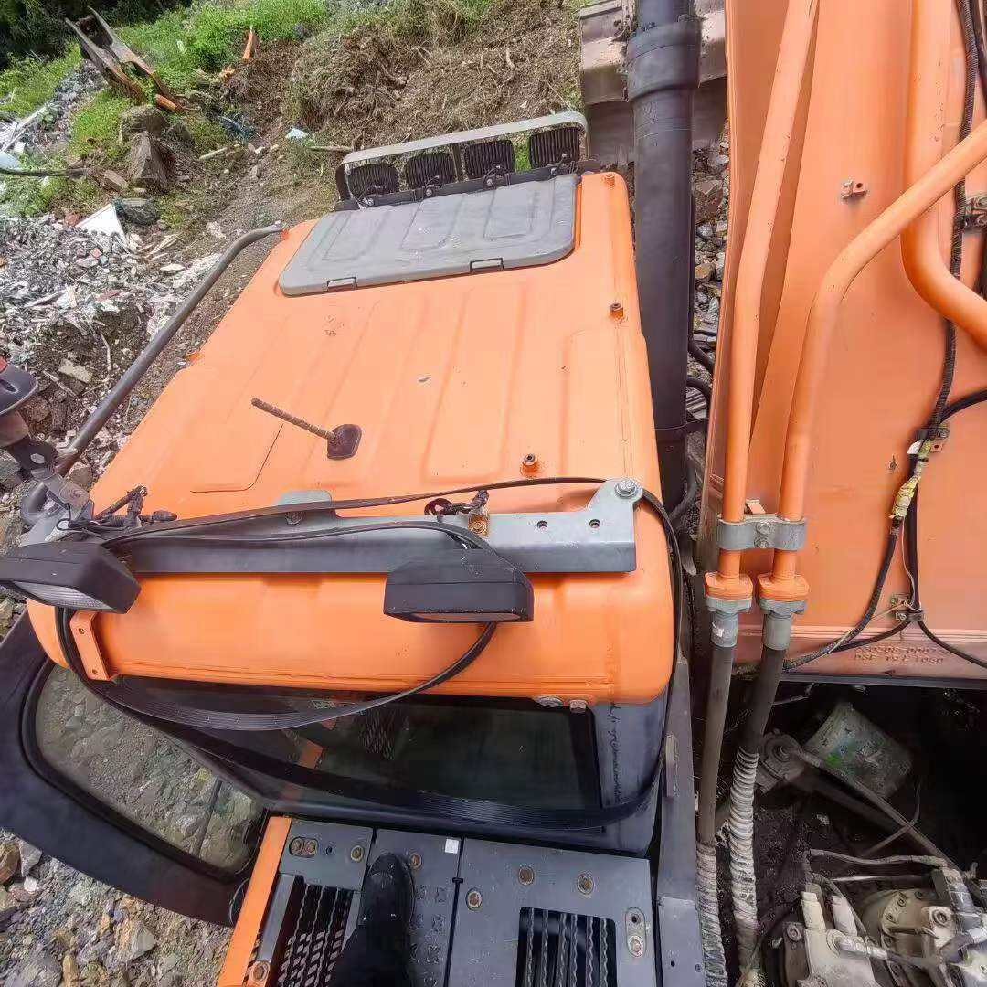 Buy Doosan DX520LC Used Excavator / 4