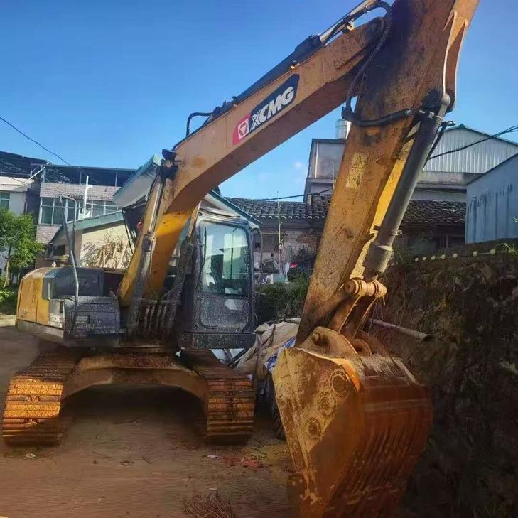 Buy XCMG XE135B Used Excavator / 1