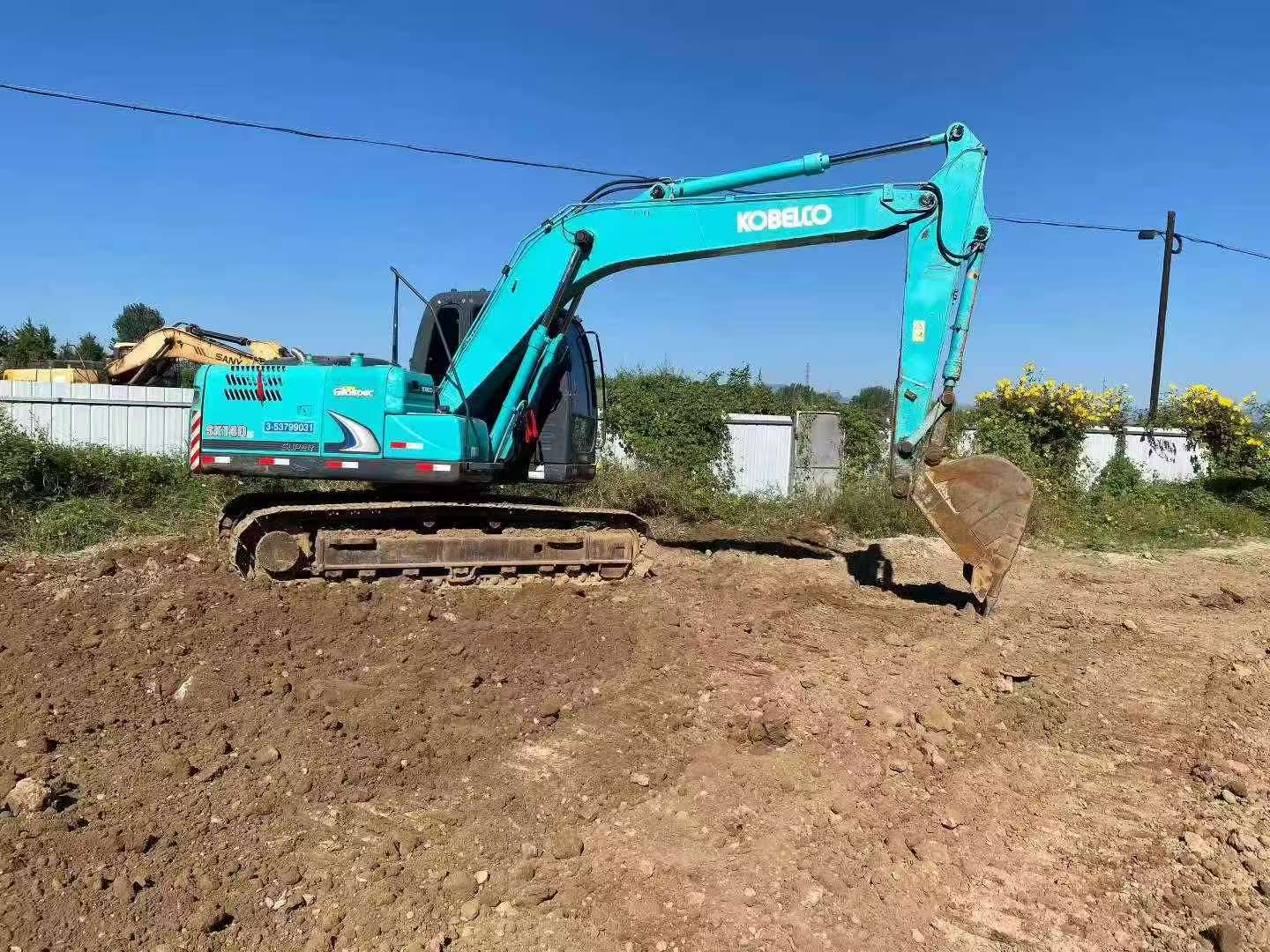 Buy Kobelco SK140 Used Excavator / 4
