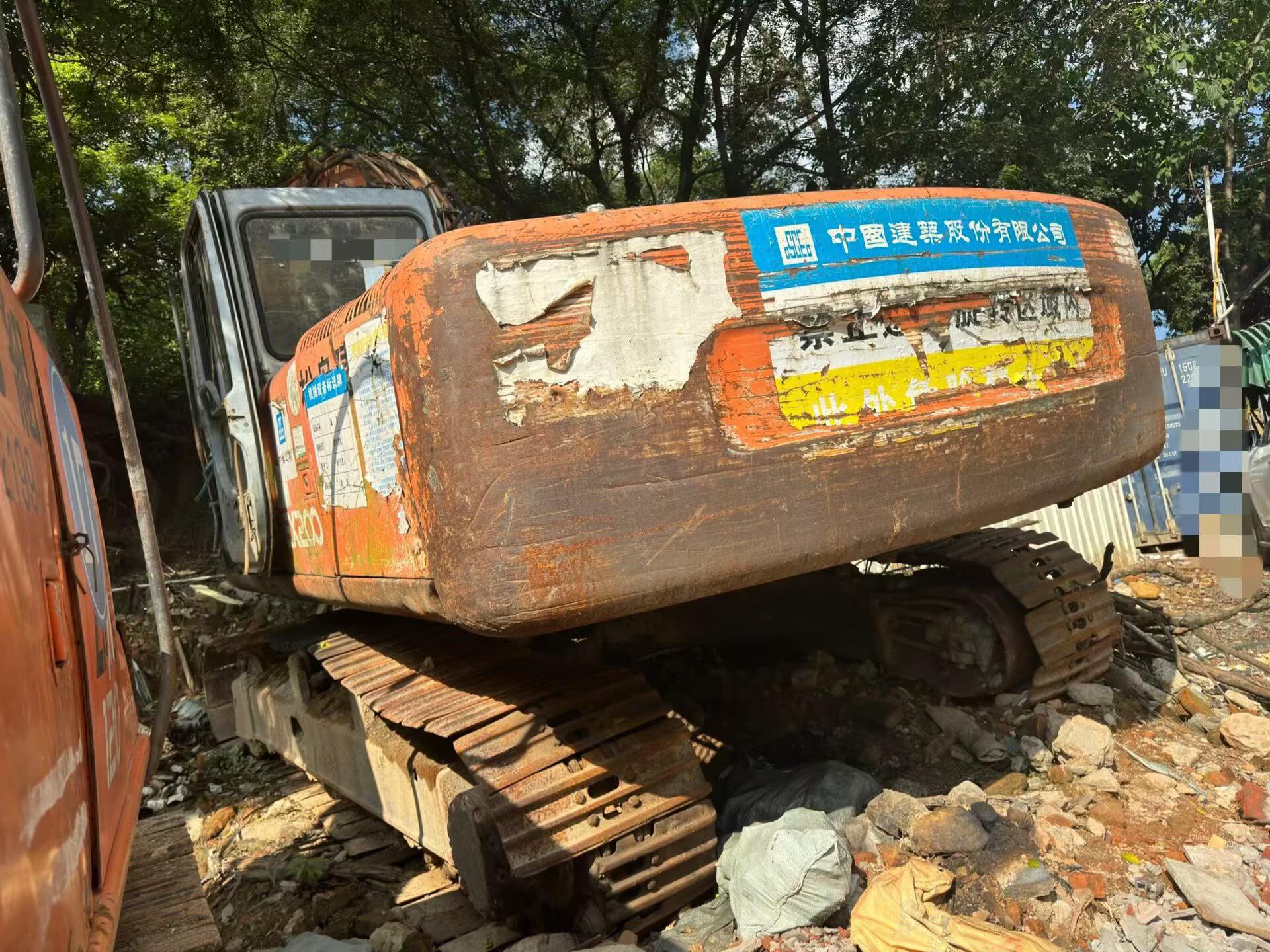 Buy Hitachi EX200-5 Used Excavator / 2