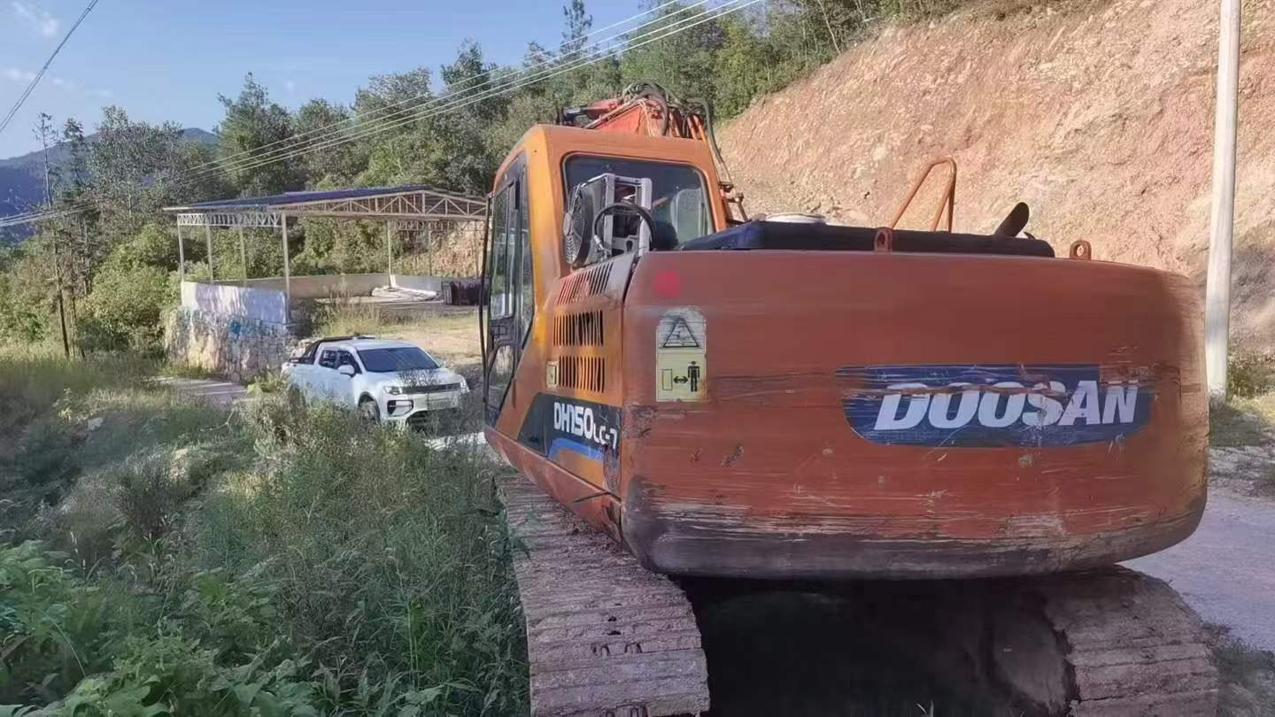 Buy Doosan DH150-7 Used Excavator / 2