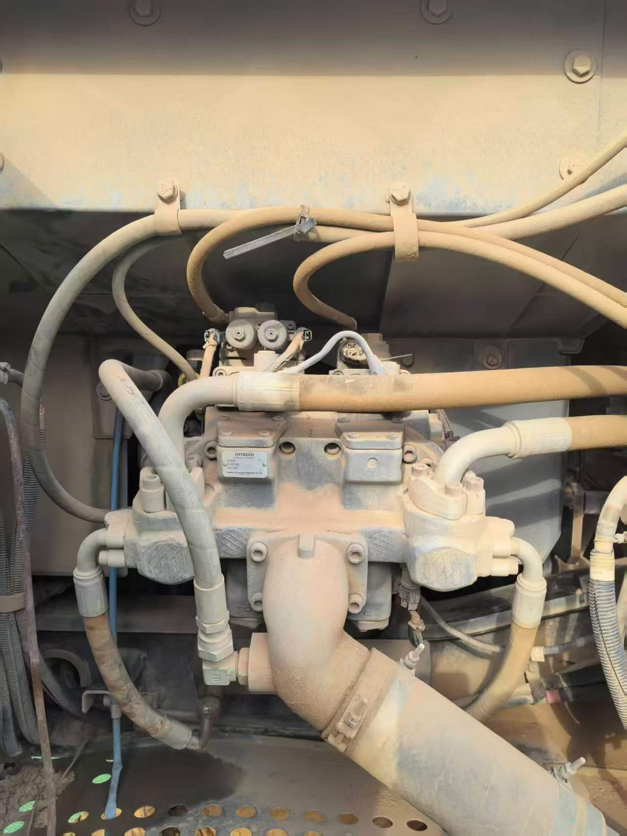 Buy Hitachi ZH200-5A Used Excavator / 7