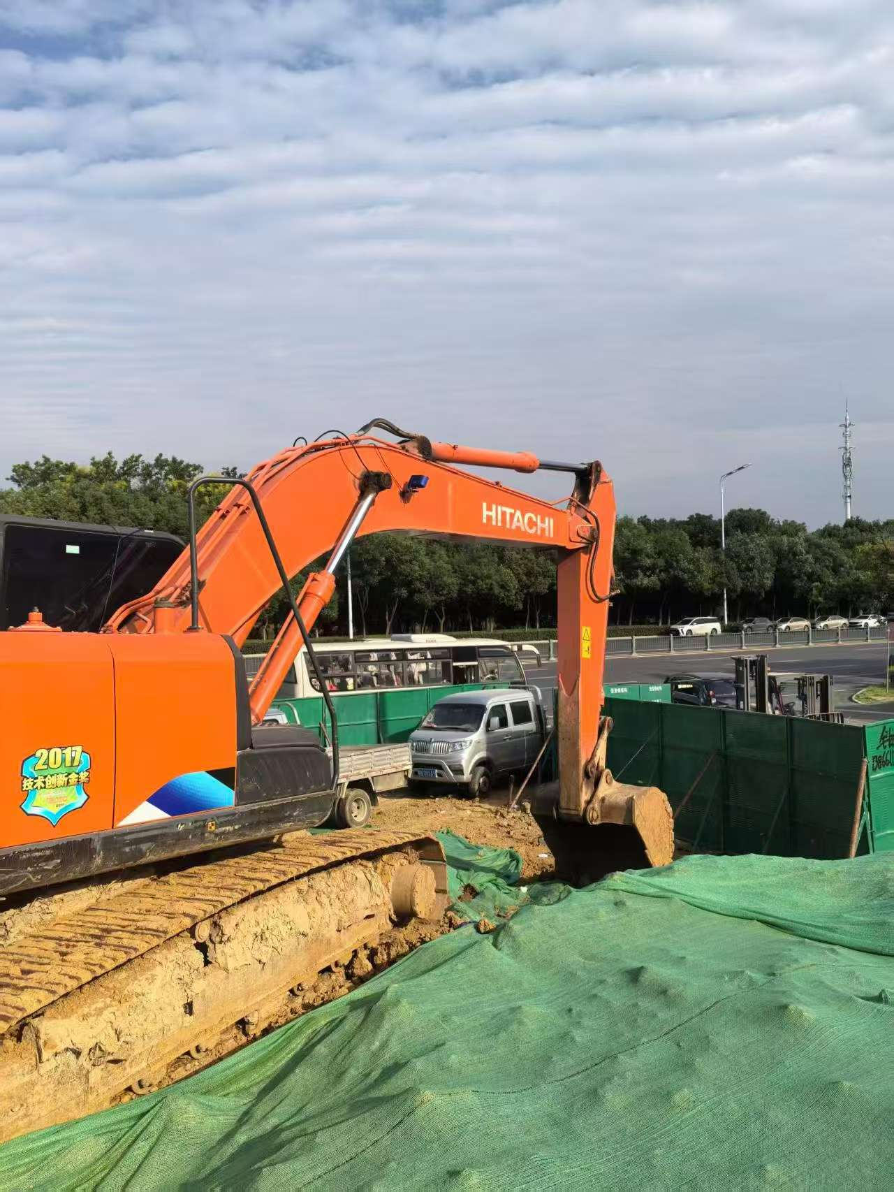 Buy Hitachi ZH200-5A Used Excavator / 3