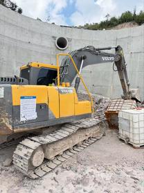 Buy Volvo L120E Used Excavator / 2 Buy Volvo L120E Used Excavator / 2