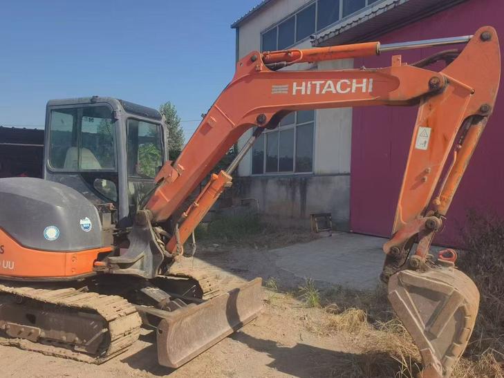 Buy Hitachi EX60-3 Used Excavator / 1