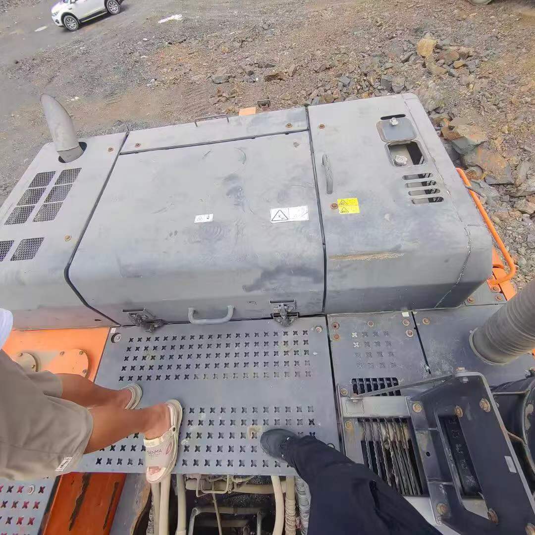 Buy Doosan DX520LC Used Excavator / 6