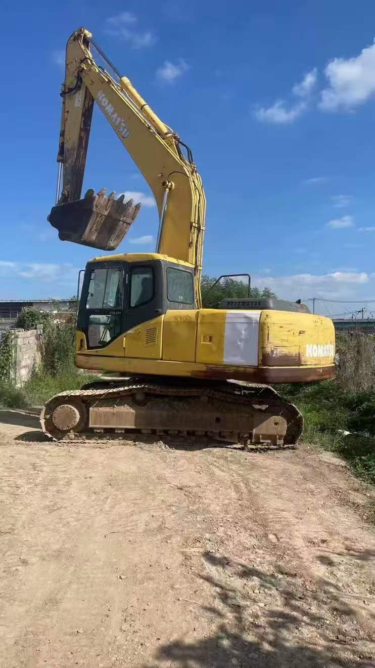 Buy Komatsu PC200-7 Used Excavator / 3