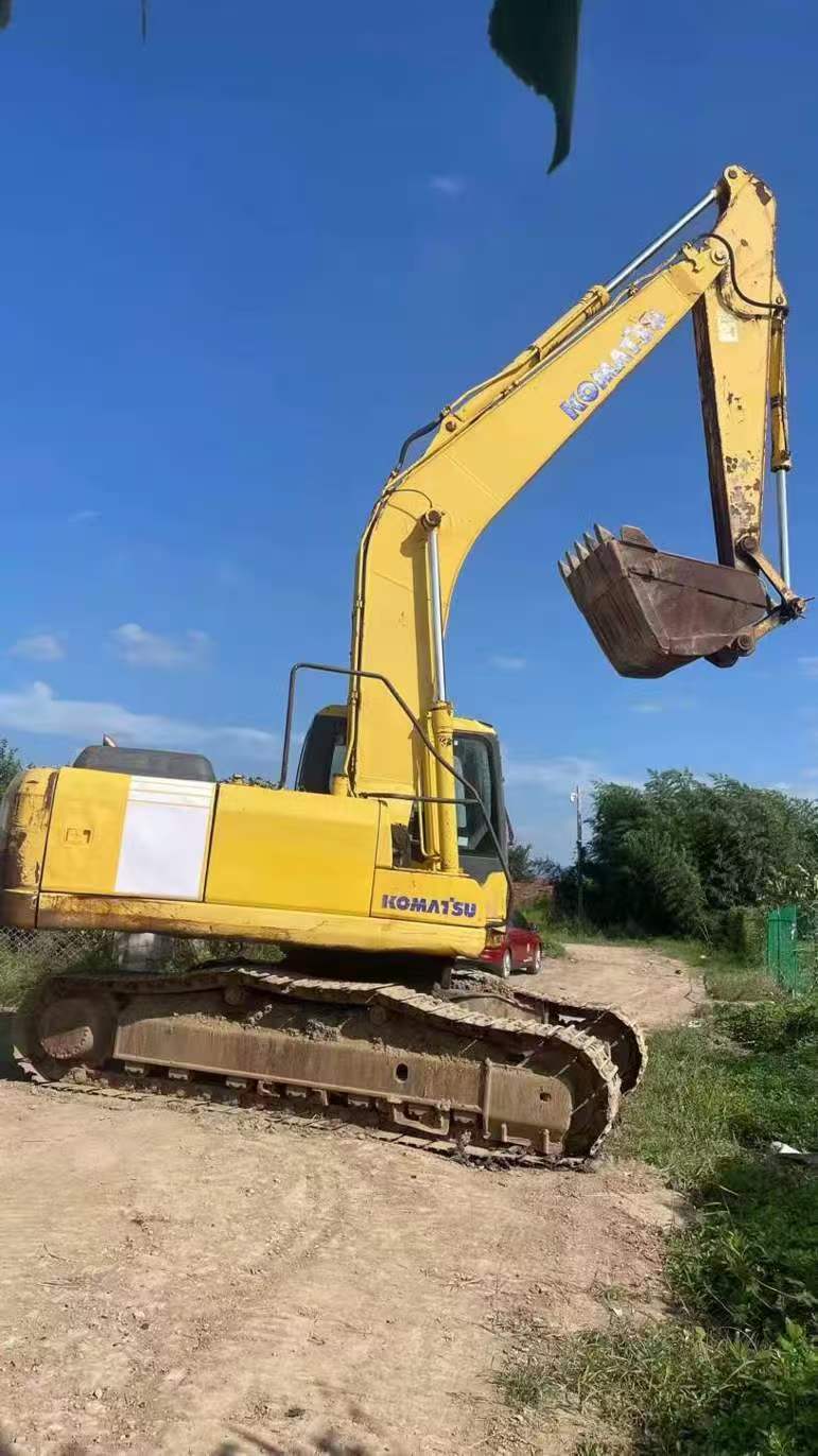 Buy Komatsu PC200-7 Used Excavator / 2