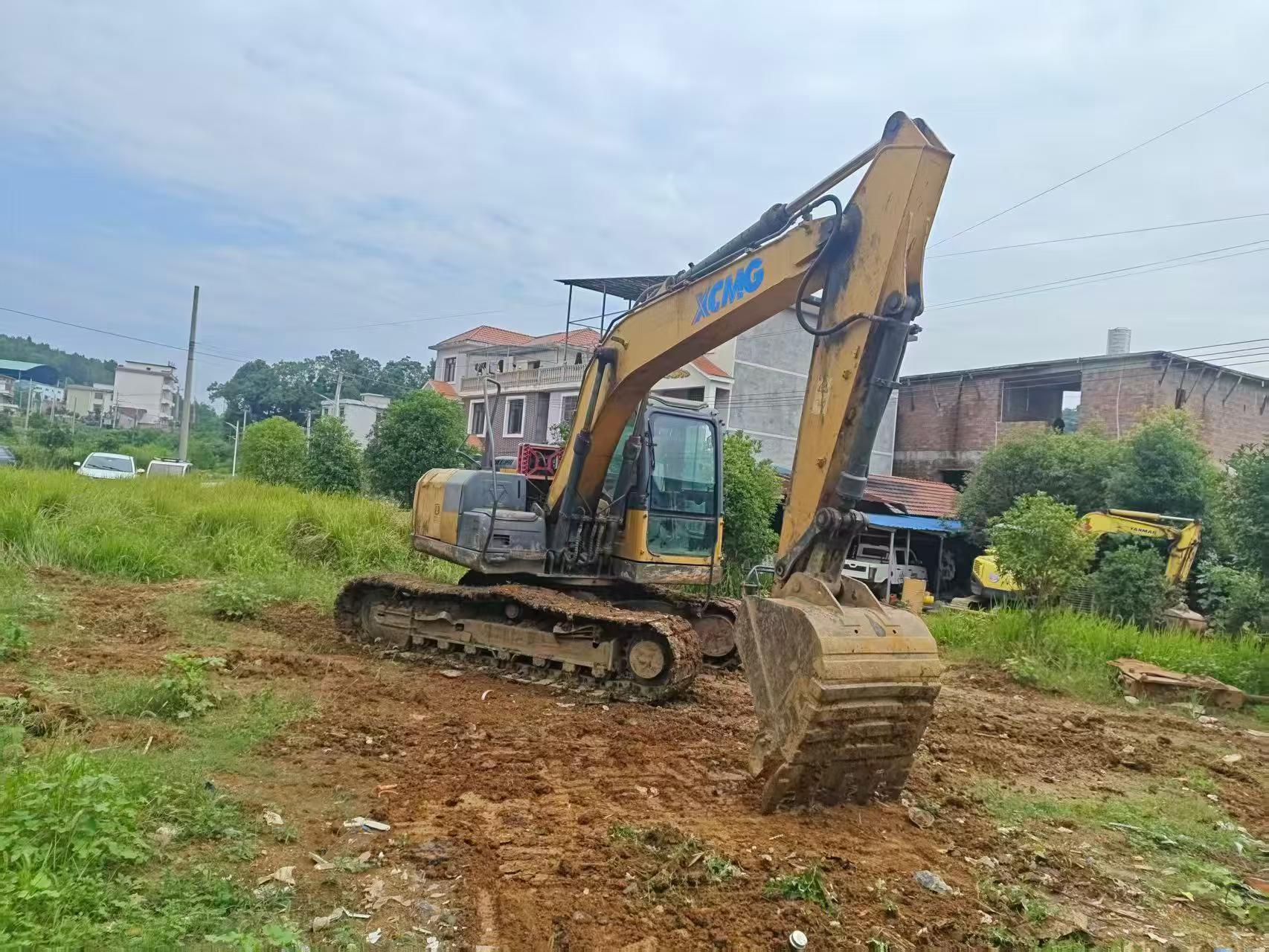 Buy XCMG XE150 Used Excavator / 2