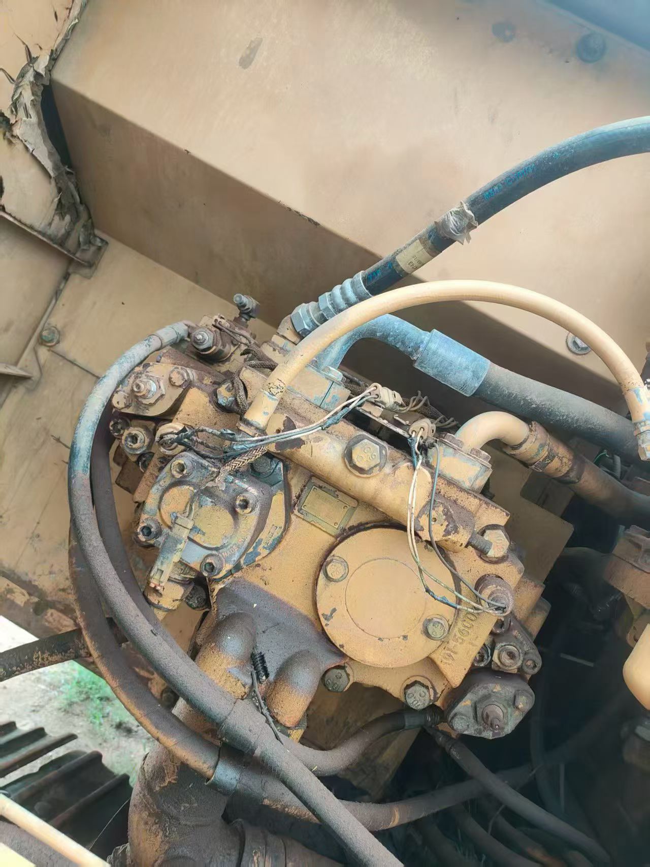 Buy Caterpillar 320C Used Excavator / 3