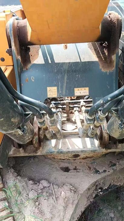 Buy Hyundai R305LVS Used Excavator / 1