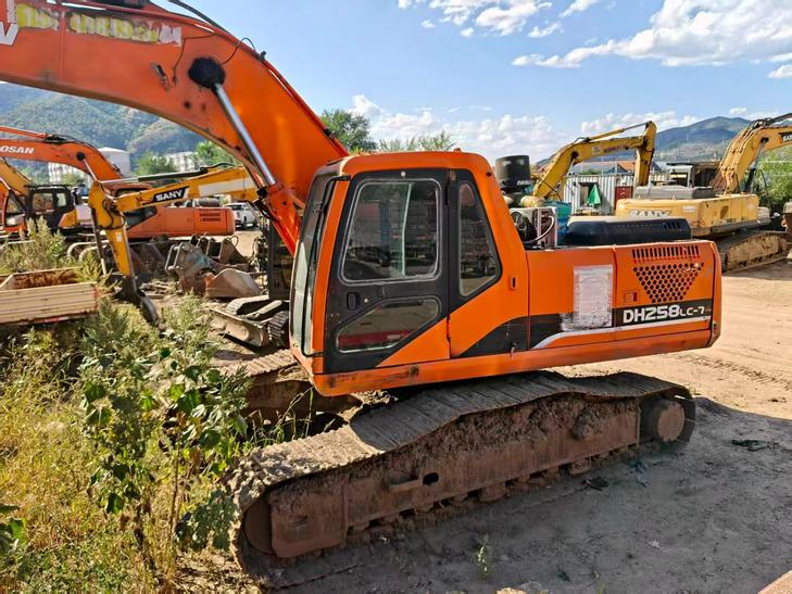 Buy Doosan DH258-7 Used Excavator / 1